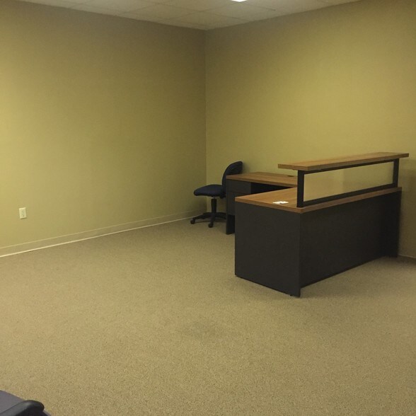 More Photos Of 3029 S Sherwood Forest Blvd, Baton Rouge Loft Creative Space For Lease