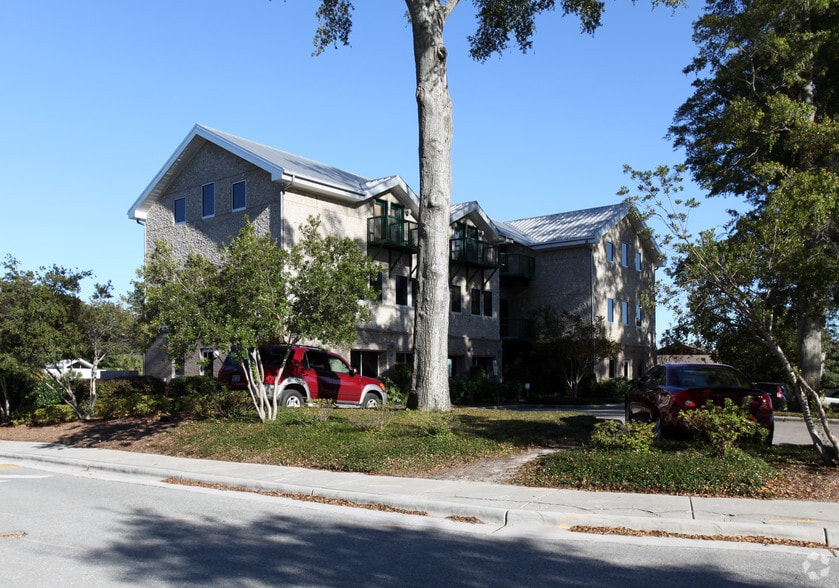 More Photos Of 2018 Eastwood Rd, Wilmington Office For Lease