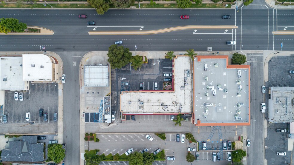 More Photos Of 23942-23945 Lyons Ave, Santa Clarita Storefront Retail Office For Lease