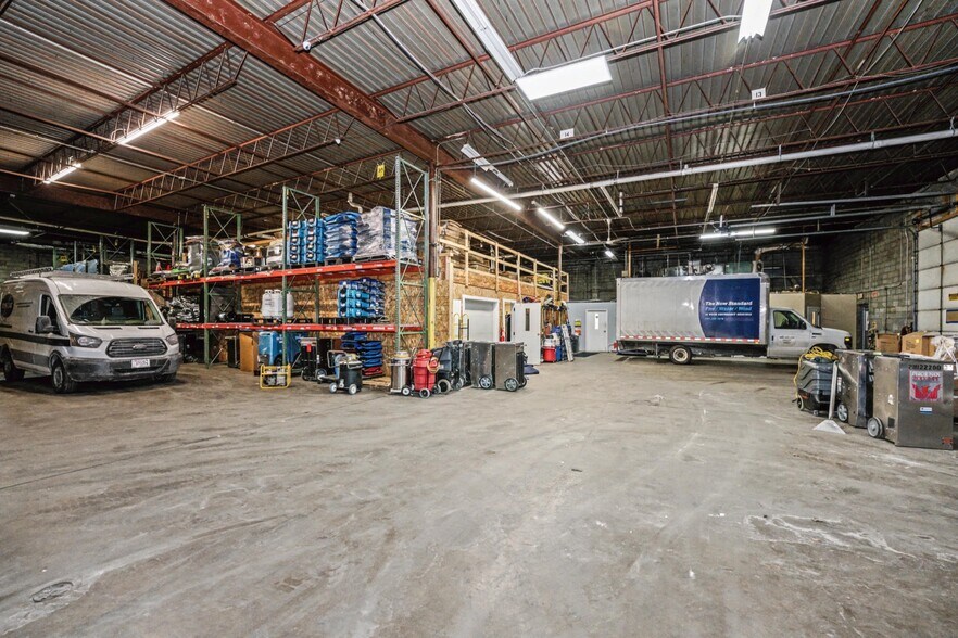 More Photos Of 5515 W Florist Ave, Milwaukee Warehouse For Sale