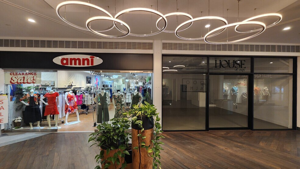 More Photos Of 565 Bernard Ave, Kelowna Storefront For Lease