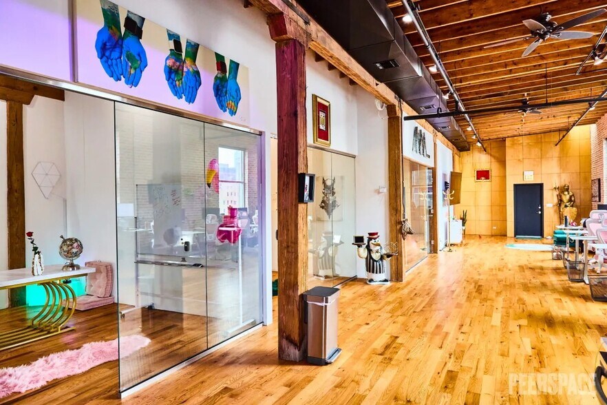 More Photos Of 210 N Racine Ave, Chicago Office For Lease