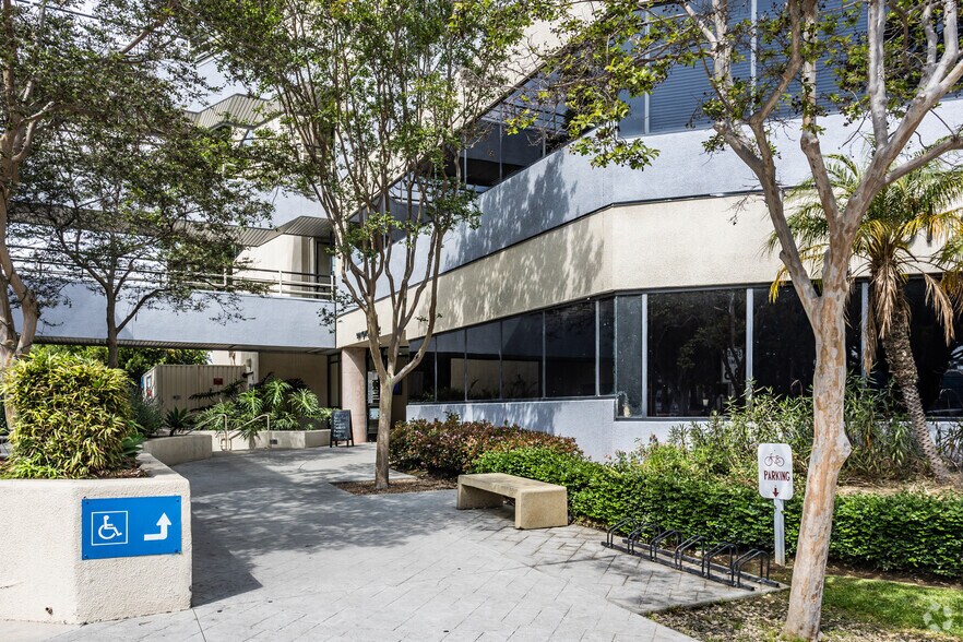 More Photos Of 901 W Civic Center Dr, Santa Ana Office For Sale