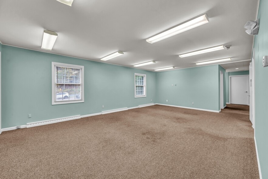 More Photos Of 172 Mount Pleasant Rd, Newtown Medical For Lease