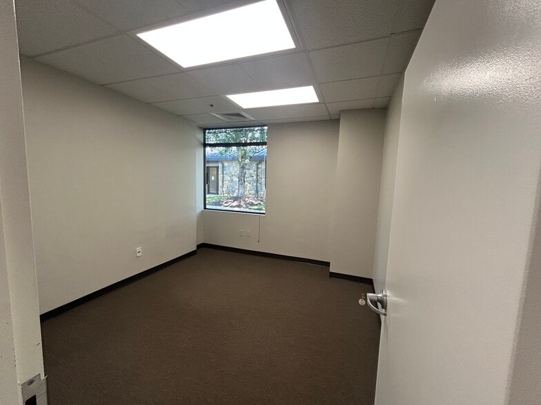 More Photos Of 8945 Guilford Rd, Columbia Office For Lease