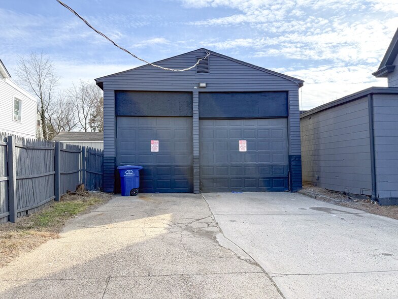 More Photos Of 200 Cooper St, Beverly Distribution For Sale