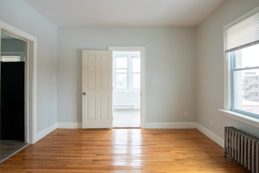 More Photos Of 69 Winter St, Springfield Apartments For Sale