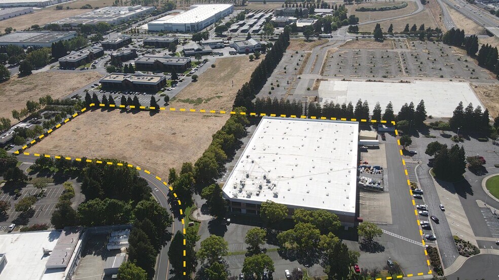 Primary Photo Of 2500 N Watney Way, Fairfield Warehouse For Lease