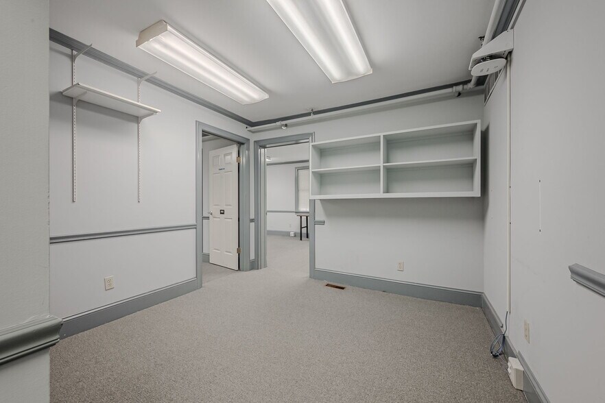 More Photos Of 77 E Main St, Newark Loft Creative Space For Sale