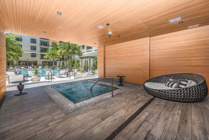 More Photos Of 855 Central Ave, Saint Petersburg Apartments For Lease