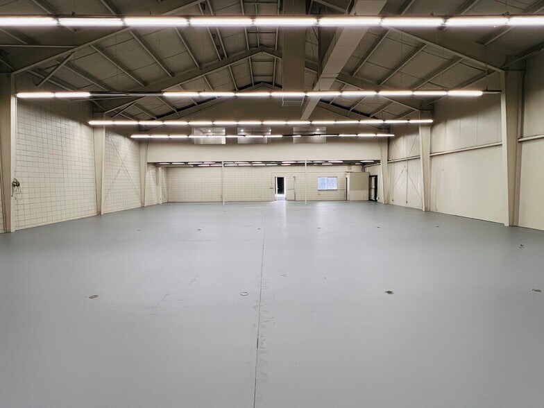 More Photos Of 2219 Fair Park Ave, Los Angeles Warehouse For Lease