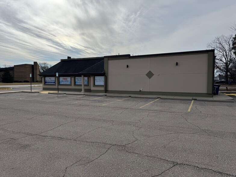 Primary Photo Of 8275 N Wayne Rd, Westland Storefront Retail Office For Lease