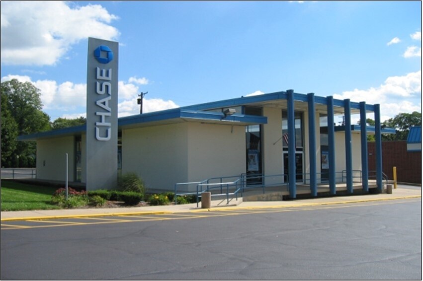 More Photos Of 1078 Patterson Rd, Dayton Bank For Lease