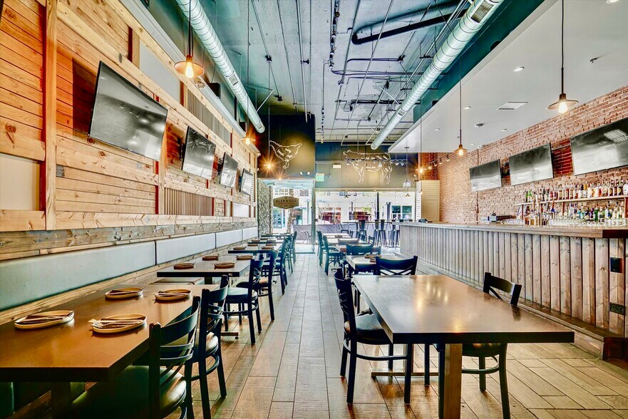 More Photos Of 152 S Brand Blvd, Glendale General Retail For Lease