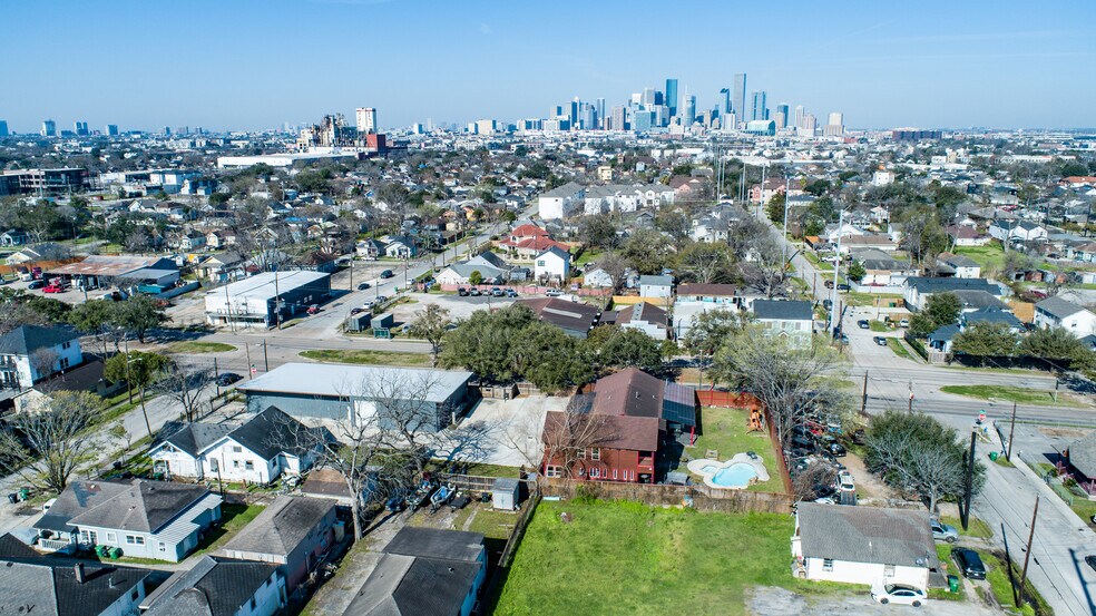 More Photos Of 4701 Sherman St, Houston Auto Repair For Sale