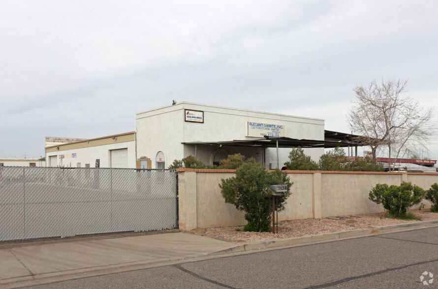 Primary Photo Of 7838 N 68th Ave, Glendale Manufacturing For Lease