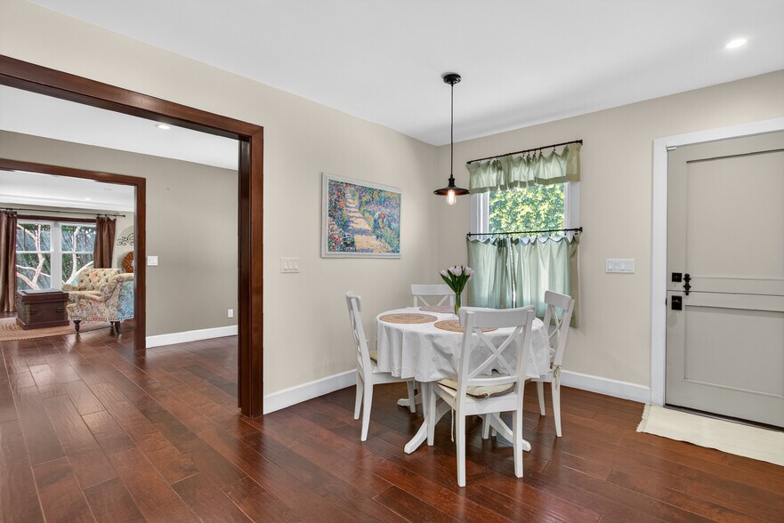 More Photos Of 17066 Palmdale Ln, Huntington Beach Contractor Storage Yard For Sale