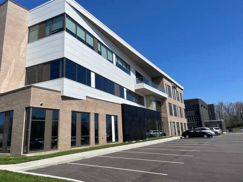 More Photos Of 2550 Eastpoint Pky, Louisville Office For Lease