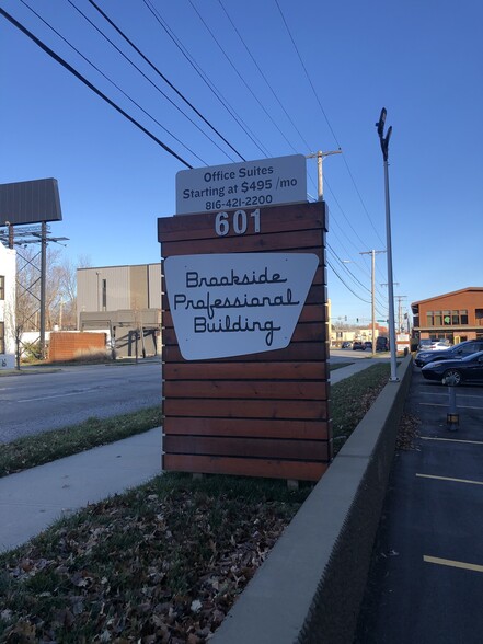 More Photos Of 601 E 63rd St, Kansas City Office For Lease