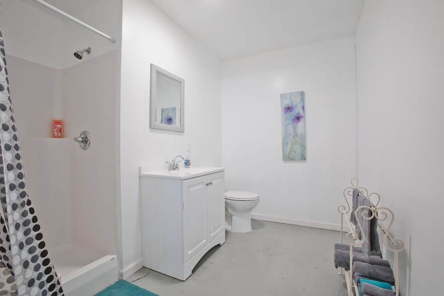 More Photos Of 179 Vance Ave, Memphis Office For Sale