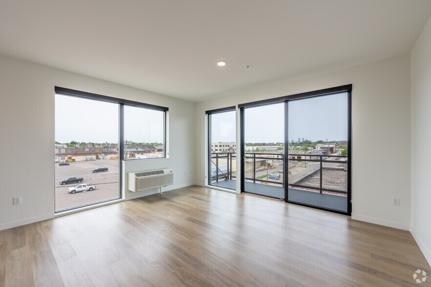 More Photos Of 747 Hampden Ave, Saint Paul Apartments For Sale