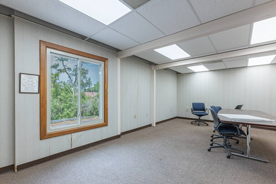 More Photos Of 4999 Northcutt Pl, Dayton Medical For Lease