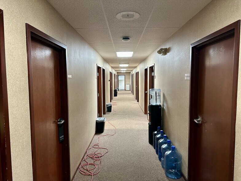 More Photos Of 4261 Morse Rd, Columbus Office For Sale