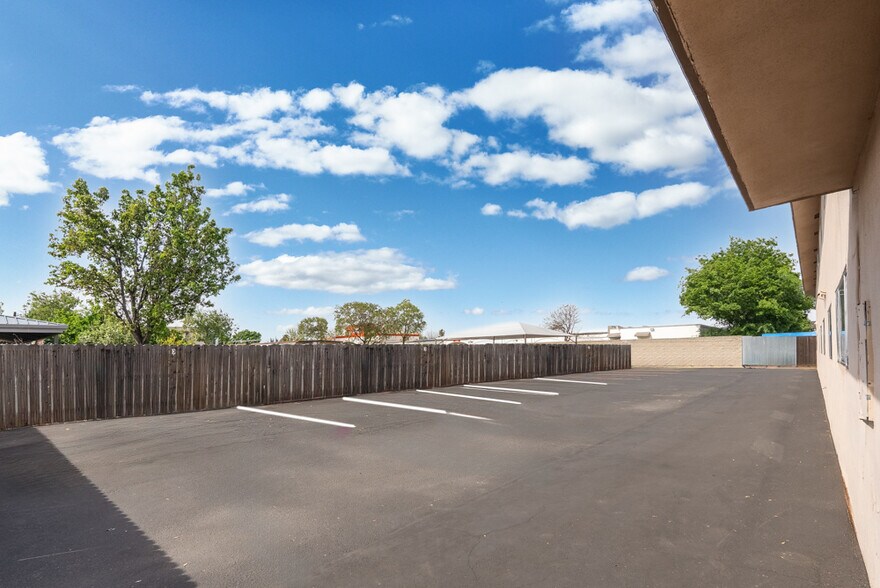 More Photos Of 1510 W 12th St, Tracy Apartments For Sale