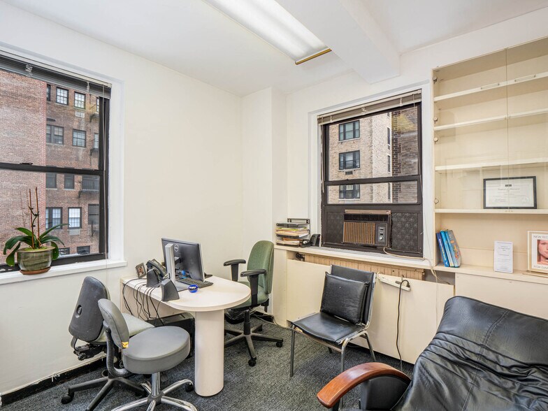 More Photos Of 115 E 61st St, New York Medical For Sale