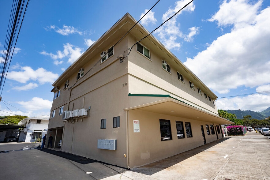 More Photos Of 914 Coolidge St, Honolulu Office Residential For Lease
