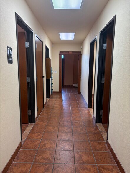 More Photos Of 7700 Cat Hollow Dr, Round Rock Medical For Lease