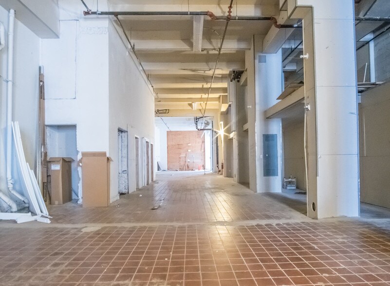 More Photos Of 726-728 Market St, Philadelphia Apartments For Lease