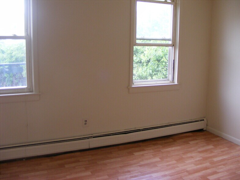 More Photos Of 268 Forrest St, Jersey City Apartments For Sale