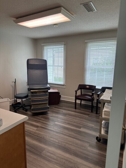 More Photos Of 610 Douglas Ave, Brewton Medical For Lease