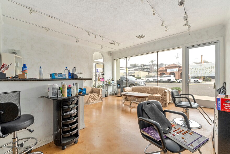 More Photos Of 1213-1223 S Pacific Coast Hwy, Redondo Beach Storefront For Sale