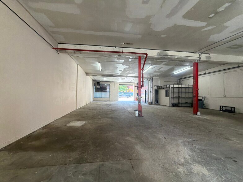 More Photos Of 1116 Webster Ave, Bronx Warehouse For Lease