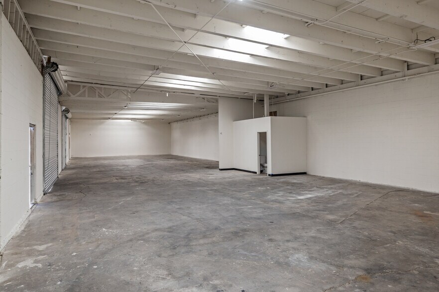 More Photos Of 1450-1456 Pomona Rd., Corona Service For Sale