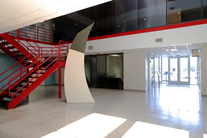 More Photos Of 10039 Bissonnet St, Houston Office For Lease