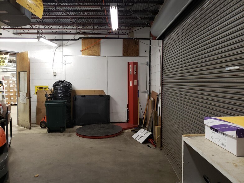 More Photos Of 2239 Banksville Rd, Pittsburgh Office For Lease
