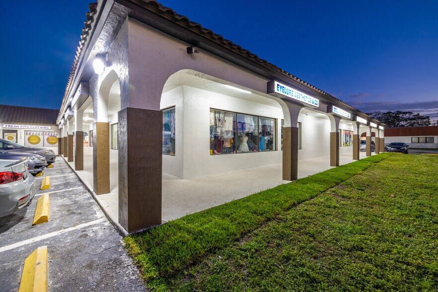 Primary Photo Of 1120 Sunset Strip, Sunrise Freestanding For Lease