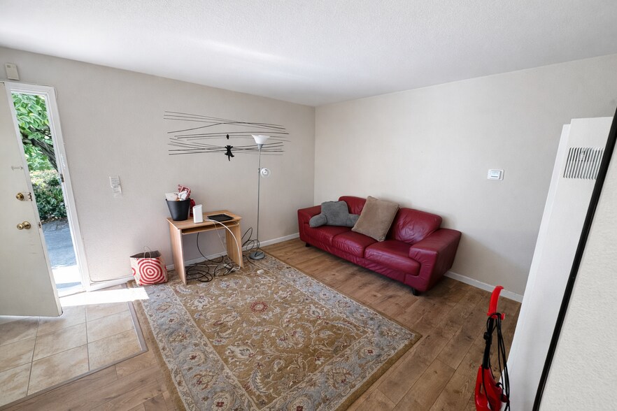 More Photos Of 2015 Hearst Ave, Berkeley Apartments For Sale