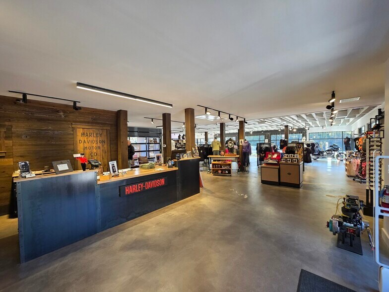 More Photos Of 32 Palmetto Bay Rd, Hilton Head Island Unknown For Lease