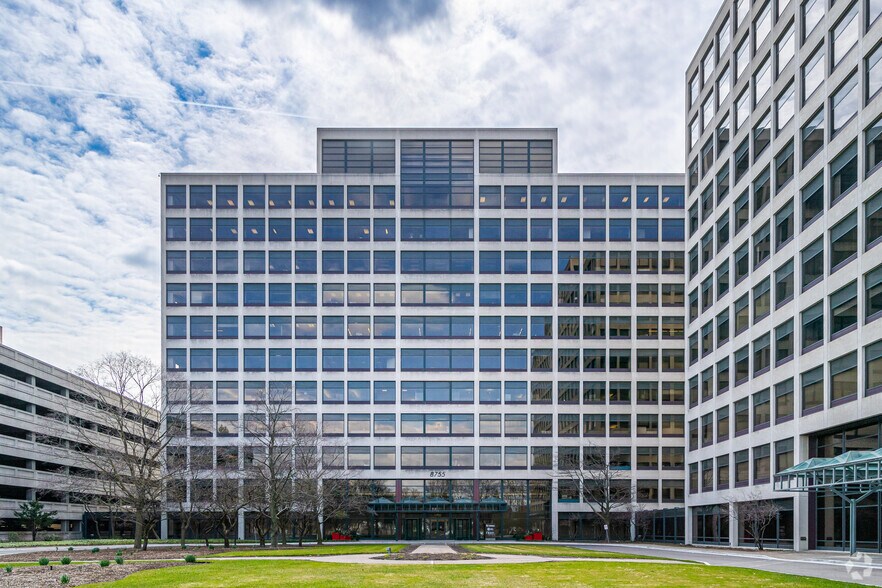 More Photos Of 8745 W Higgins Rd, Chicago Office For Sale