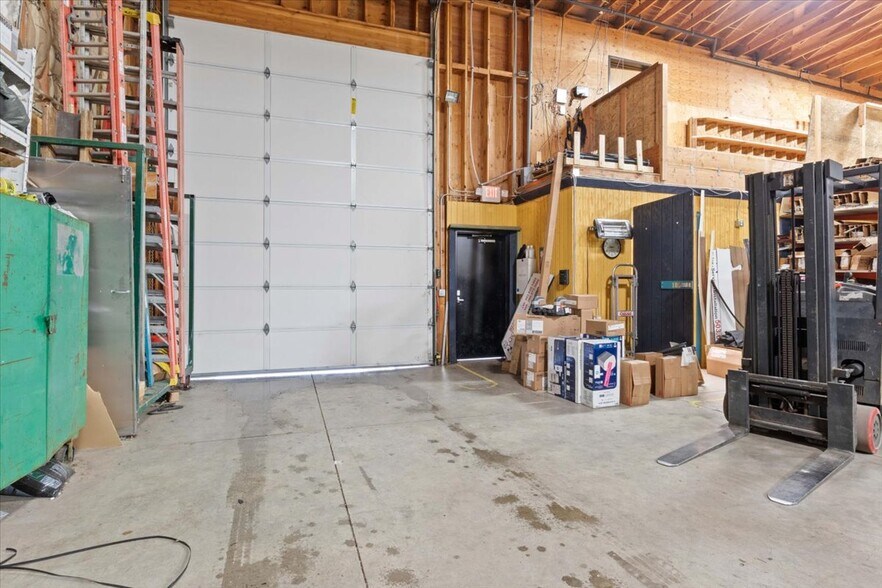 More Photos Of 1410 S Township Rd, Canby Warehouse For Sale
