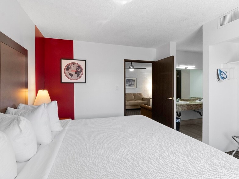 More Photos Of 333 N Main St, Richfield Hotel For Sale