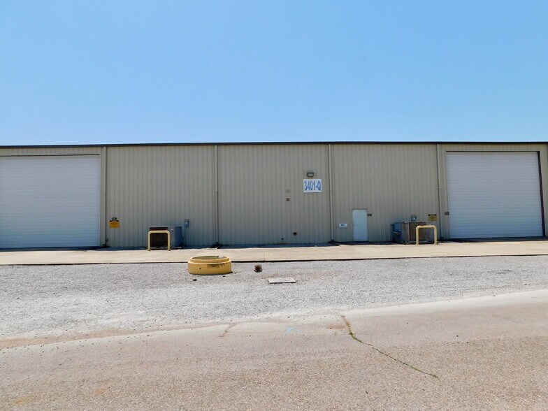 More Photos Of 3401 Highway 20, Decatur Unknown For Lease