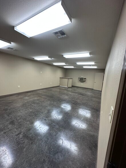 More Photos Of 2 Hill View Ln, Boerne Warehouse For Lease