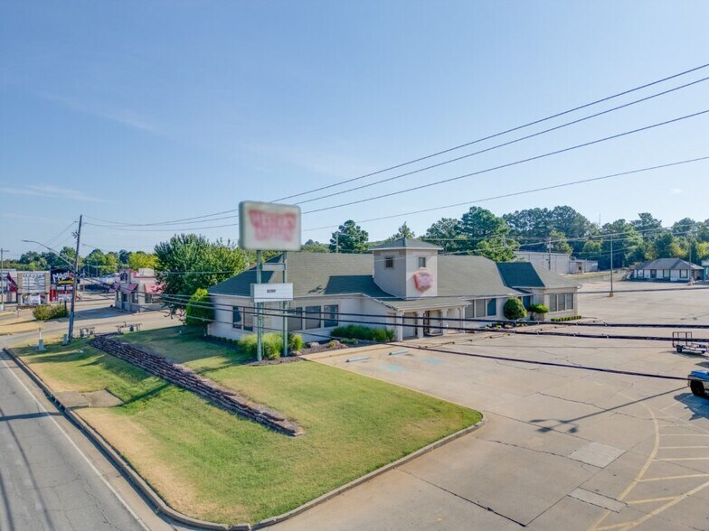 More Photos Of 2103 N Broadway, Poteau General Retail For Sale