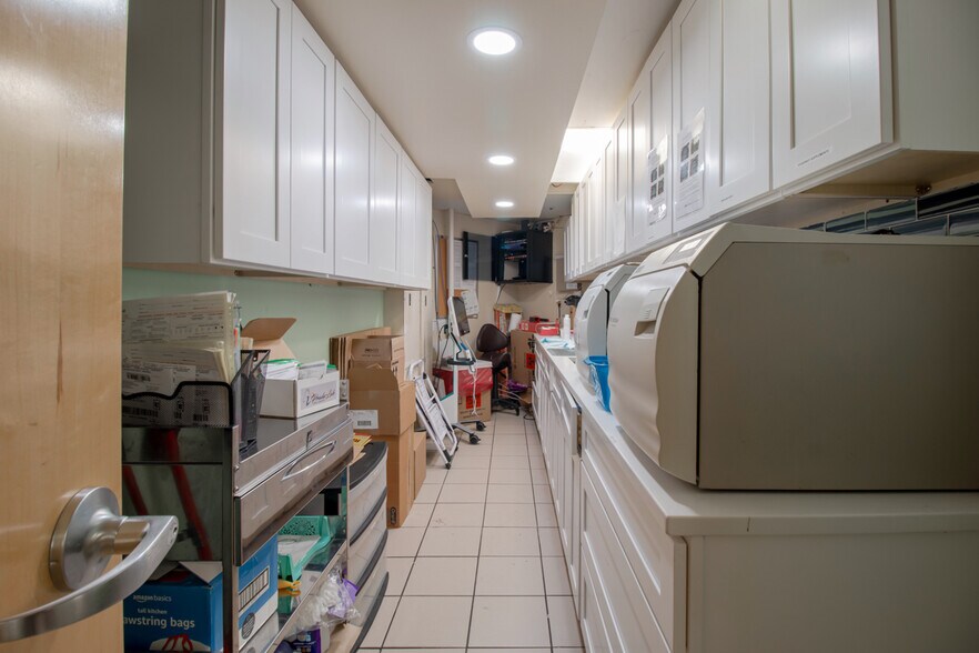 More Photos Of 300 N Charles St, Baltimore Apartments For Lease