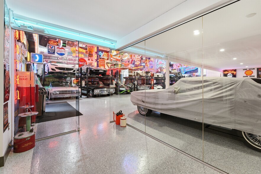 More Photos Of 935 Sherwood Ave, Coquitlam Warehouse For Sale